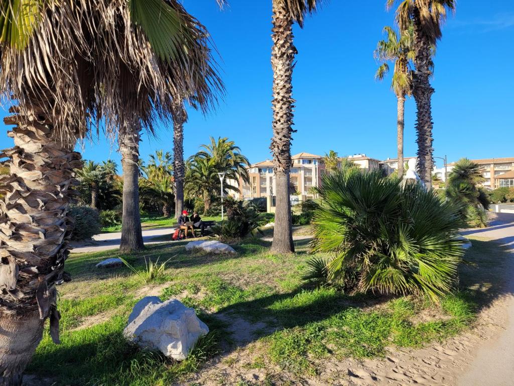 Vonkajšia záhrada v ubytovaní Port Frejus 1er etage de villa vue sur mer, 8-9 Pe