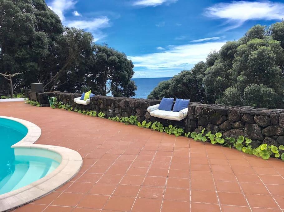 Bassein majutusasutuses Casa do Ananas, cliff-top/ocean-front villa, Pico või selle lähedal