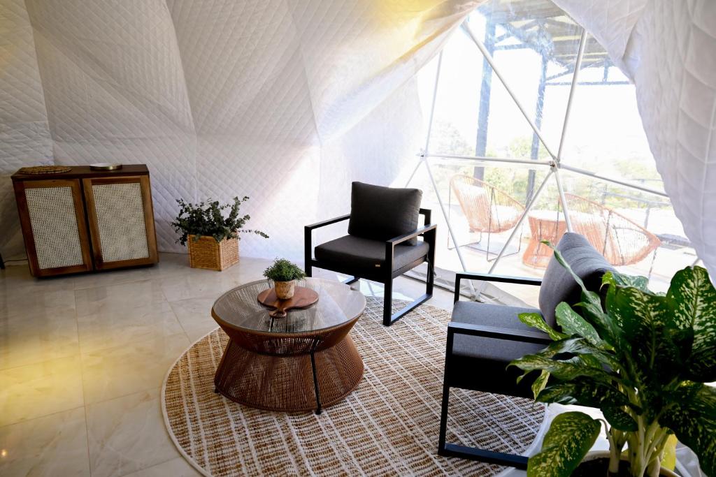 Posezení v ubytování Alma Glamping