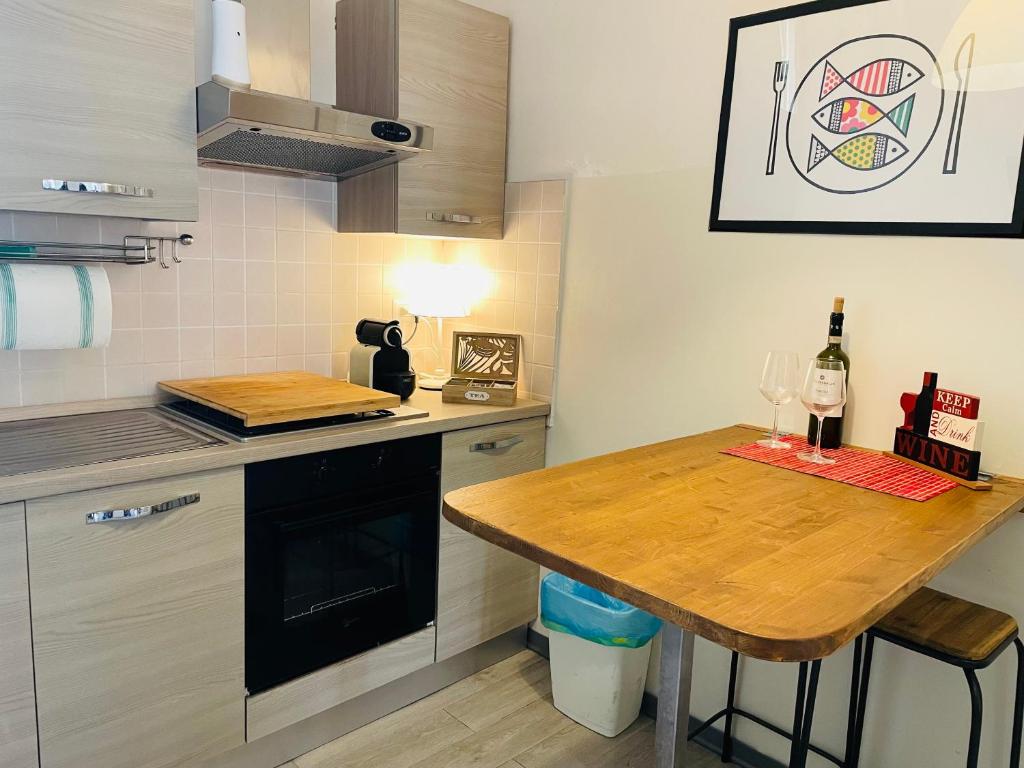 Kuchnia lub aneks kuchenny w obiekcie Montello Guest House & Apartment