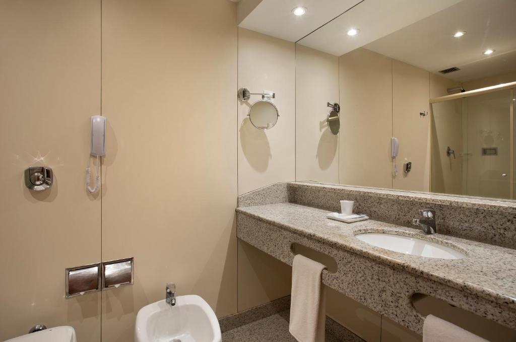 Ванная комната в Windsor Plaza Copacabana