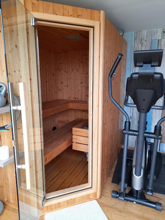 Fitness centrum a/nebo fitness zařízení v ubytování Chambres 2 caps
