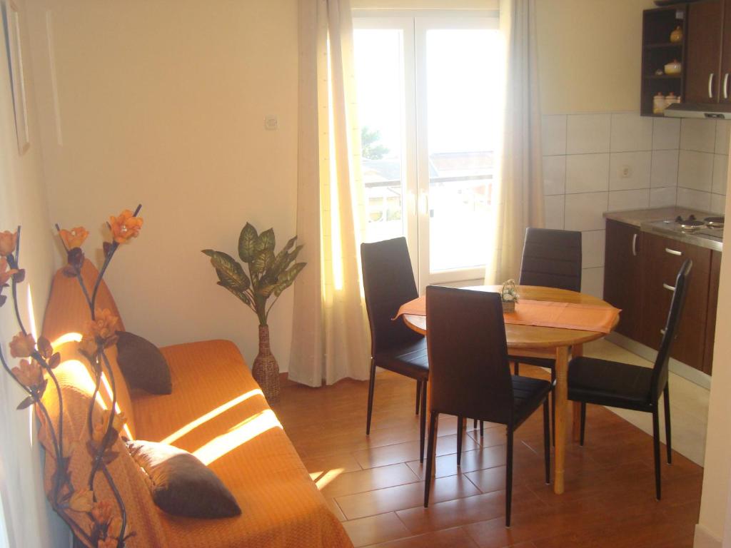 Kuchyň nebo kuchyňský kout v ubytování Apartments Roncevic #JOKO#