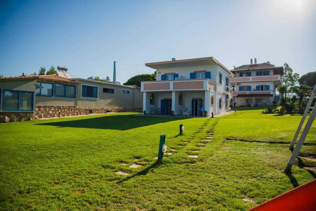 Zahrada ubytování Mesogeios Hotel