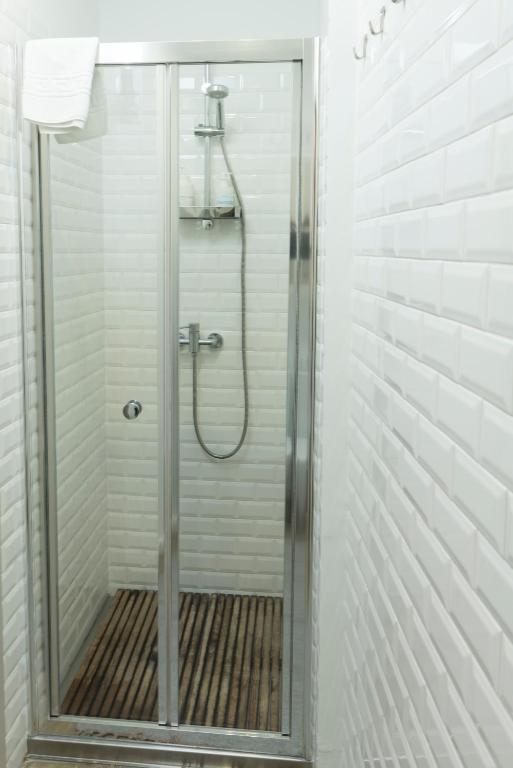 Santo da Casa / Sc apartments - 11