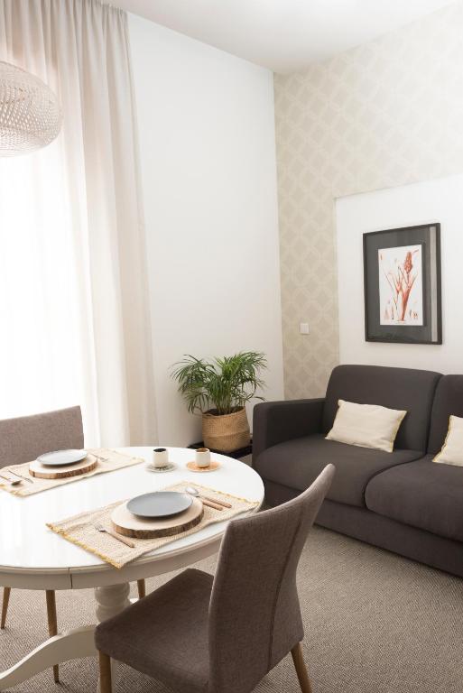 Santo da Casa / Sc apartments - 16