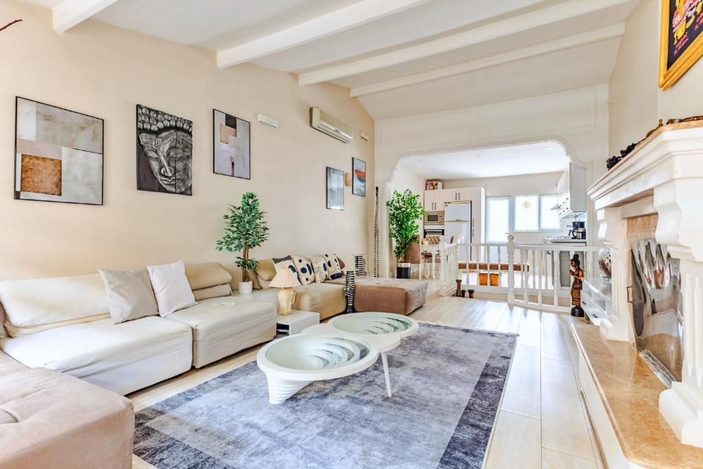 Enchanting Home Mystical Ambiance Near Nisantasi