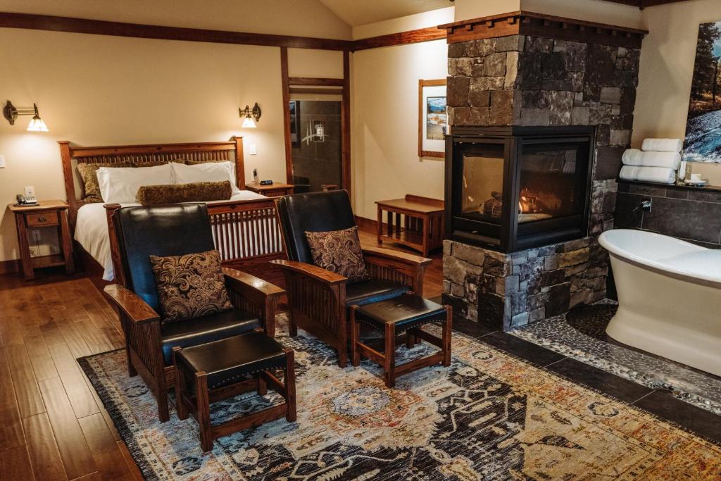 Posezení v ubytování FivePine Lodge
