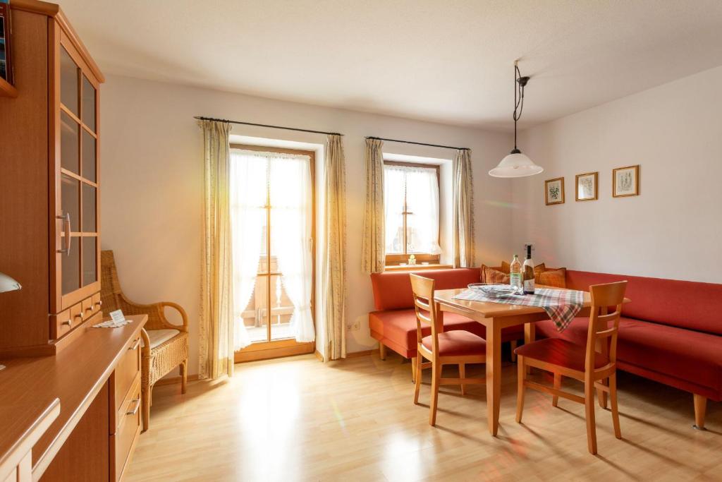 Posezení v ubytování Kurbad und Landhaus Siass