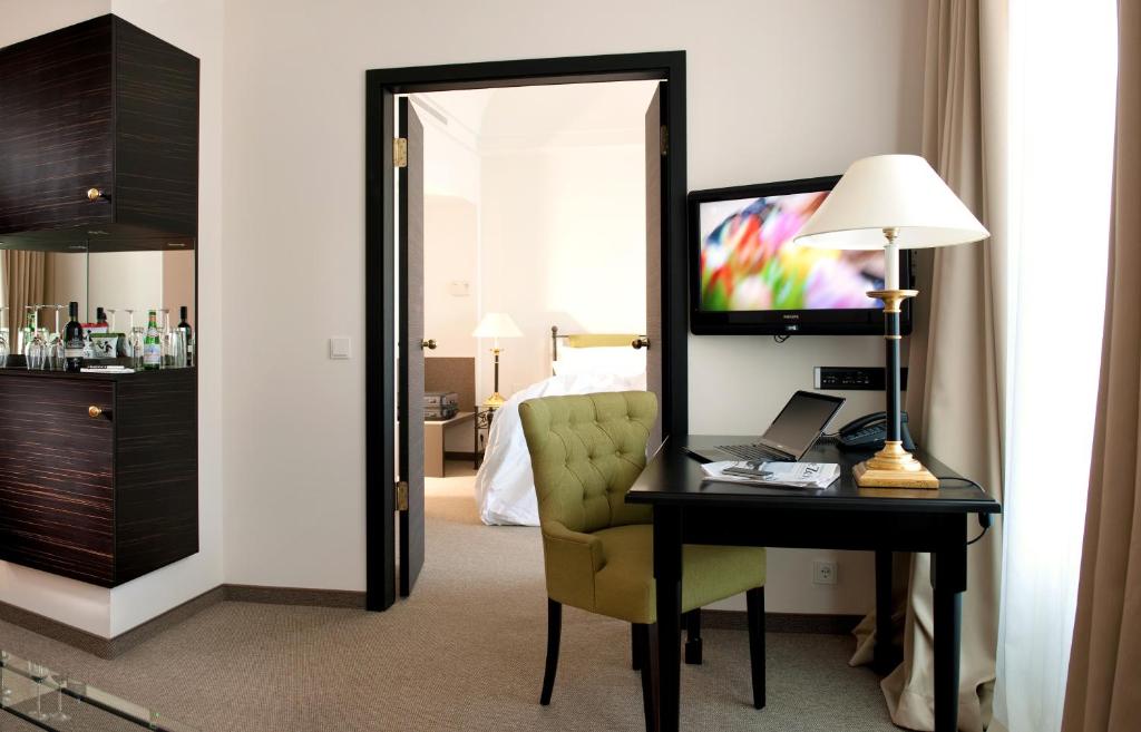 Hotel Elbflorenz Dresden - 8