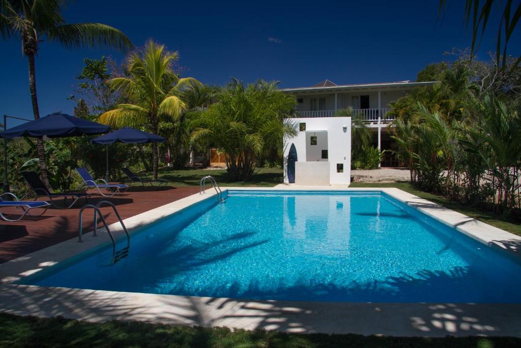 Bazén v ubytování Hotel Horizontes de Montezuma nebo v jeho okolí