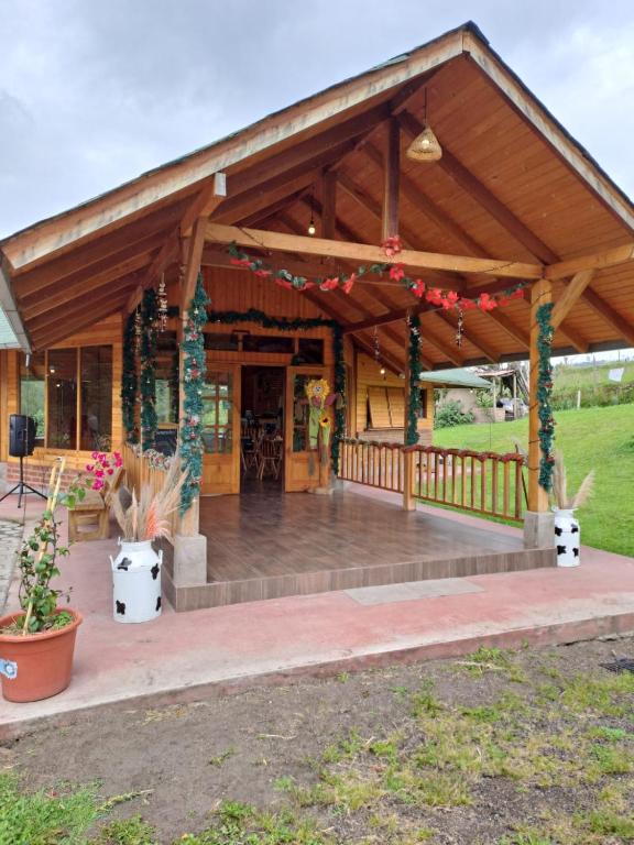 Budova, kde se the luxury tent nachází