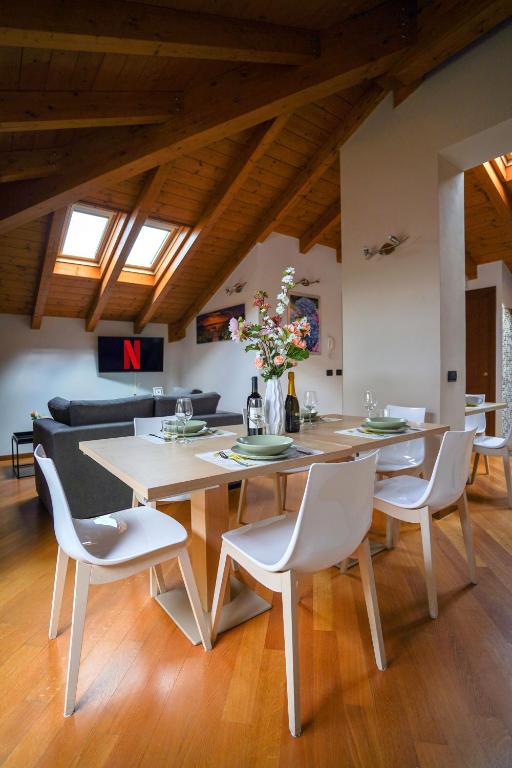 Fotografie z fotogalerie ubytování [Ortensia PentHouse] Leonardo Academy, MXP & Laghi v destinaci Sesto Calende