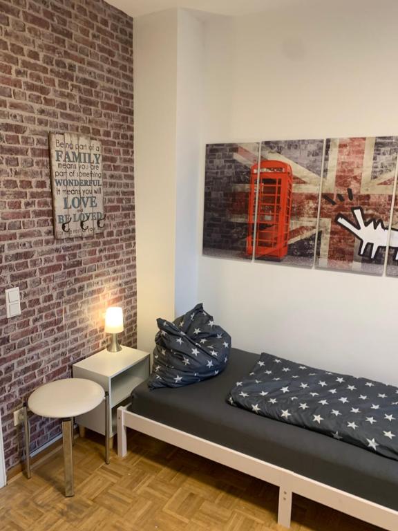 Postel nebo postele na pokoji v ubytování Mainpark Apartment 4 Schlafzimmer bis zu 10 Personen direkt über AschaffApartment bei Aschaffenburg