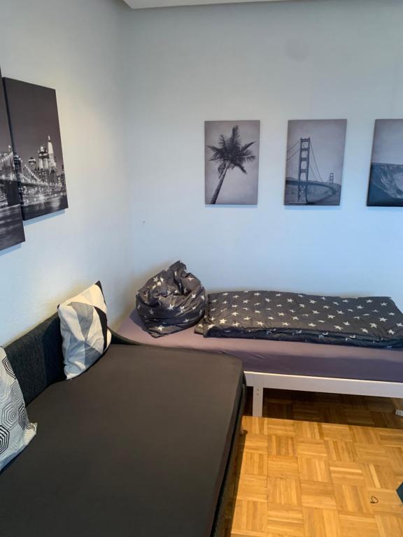 Postel nebo postele na pokoji v ubytování Mainpark Apartment 4 Schlafzimmer bis zu 10 Personen direkt über AschaffApartment bei Aschaffenburg