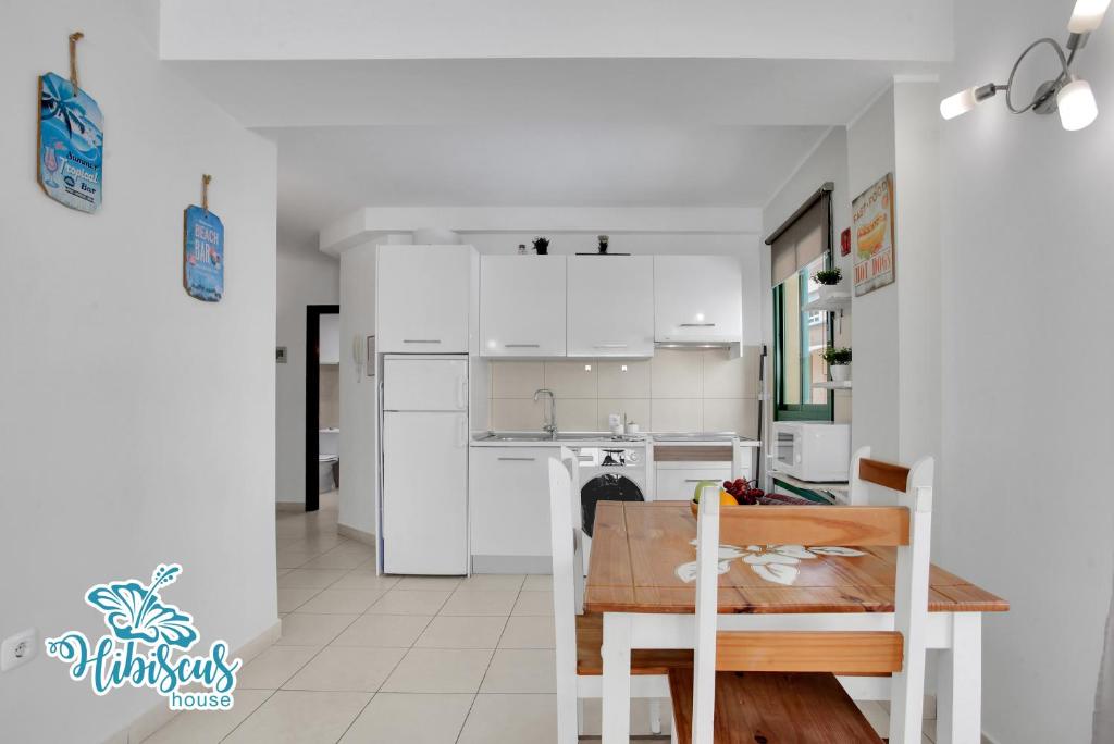 Fotografie z fotogalerie ubytování Hibiscus house, charming 1-bed flat located 300 m from the beach v destinaci Corralejo