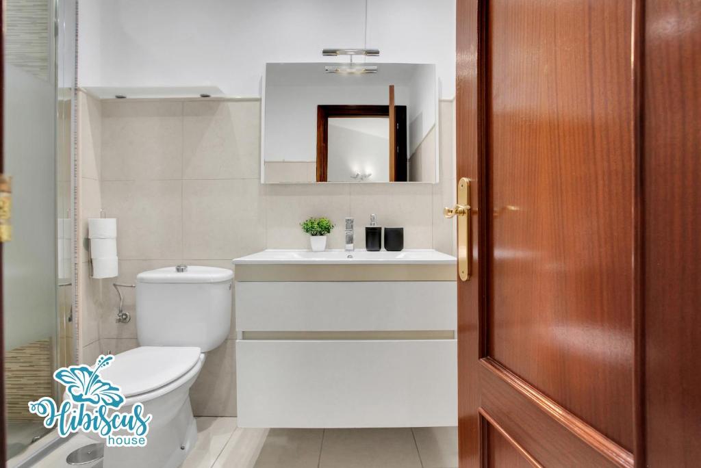 Fotografie z fotogalerie ubytování Hibiscus house, charming 1-bed flat located 300 m from the beach v destinaci Corralejo