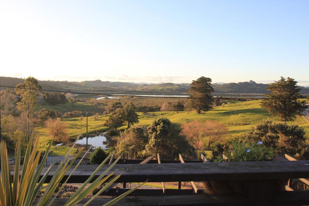 Looking for an Easy Country Getaway, with Views?, Port Albert (updated