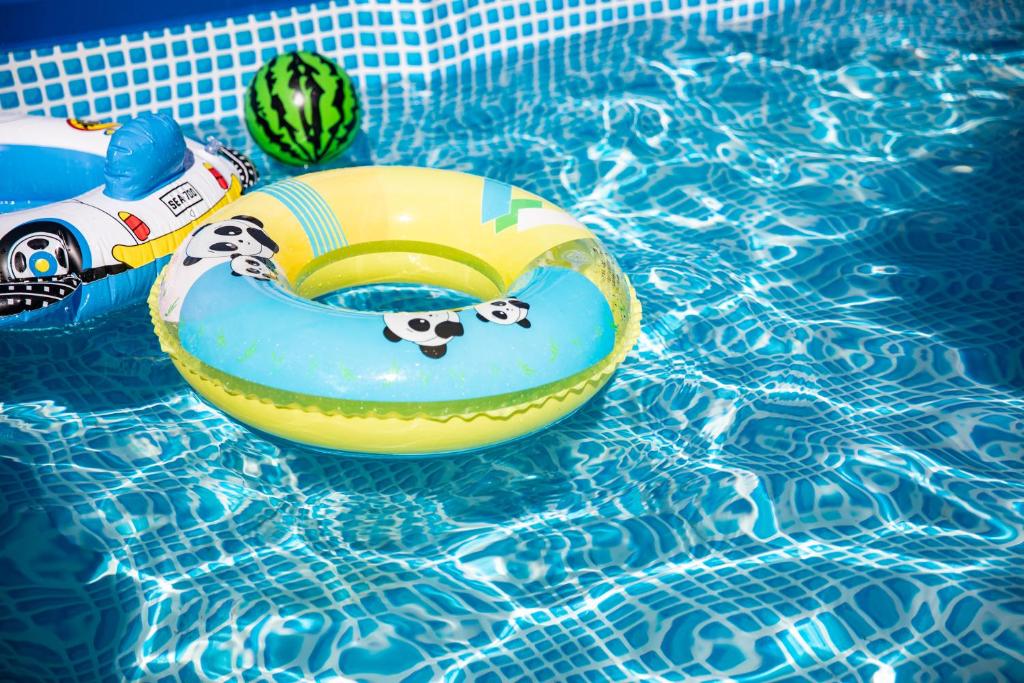The swimming pool at or close to Lovestar Lakeside Hotel - Stars Building