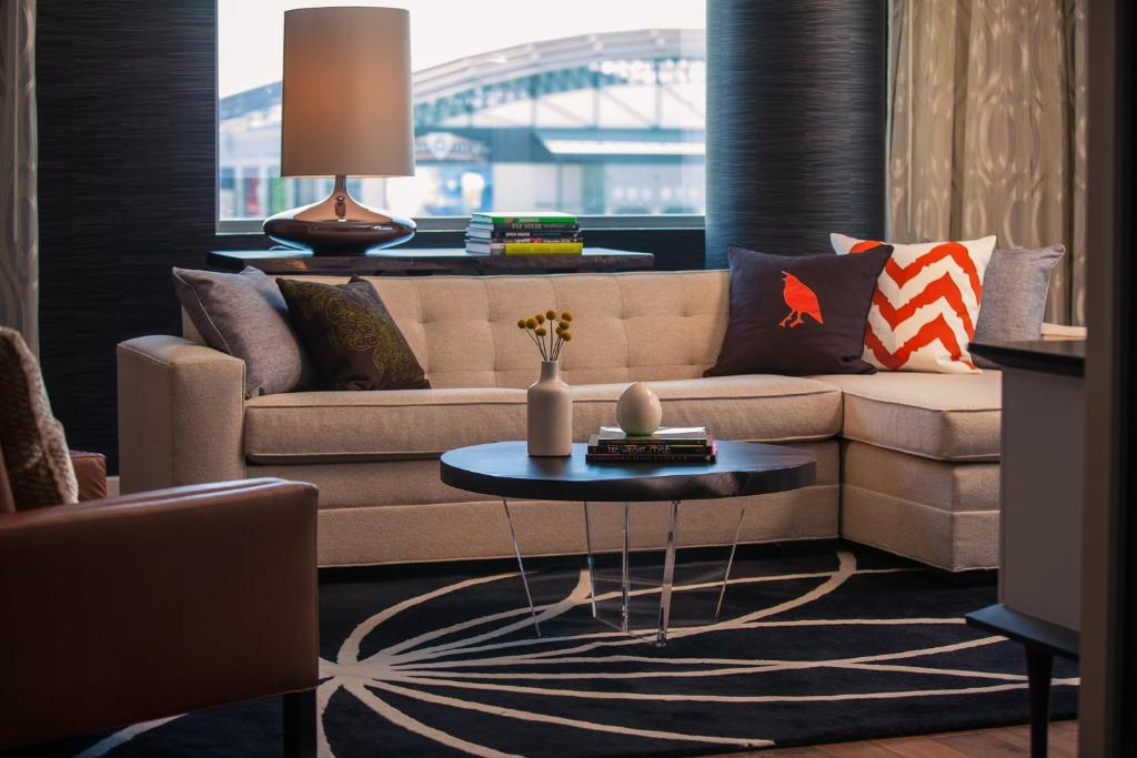 Posezení v ubytování Kimpton Hotel Palomar Phoenix Cityscape by IHG