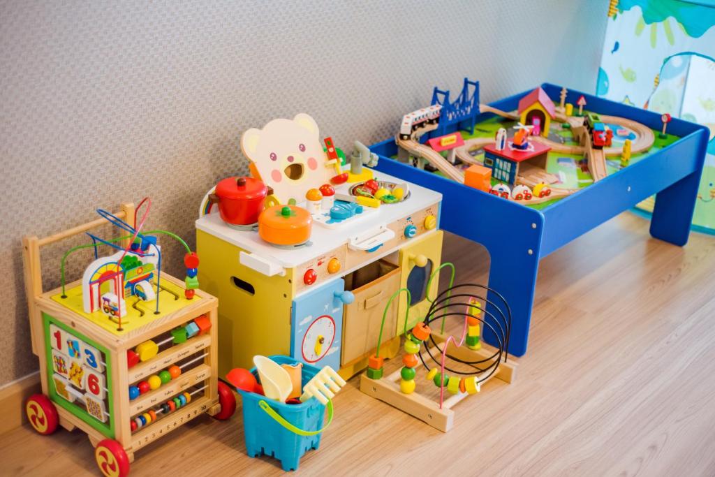 Dětský klub v ubytování Hua Hin My Resort 3BR Family Condo Free Water Park Walk to Beach & Cicada Night Market หัวหิน ห้องแฟมมิลี่ 3 ห้องนอน ฟรีสวนน้ำ ใกล้ทะเลและตลาดซิเคด้า
