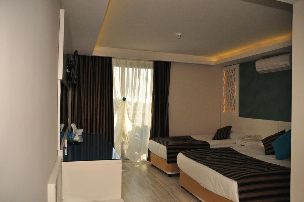 Aura Boutique Hotel - 4