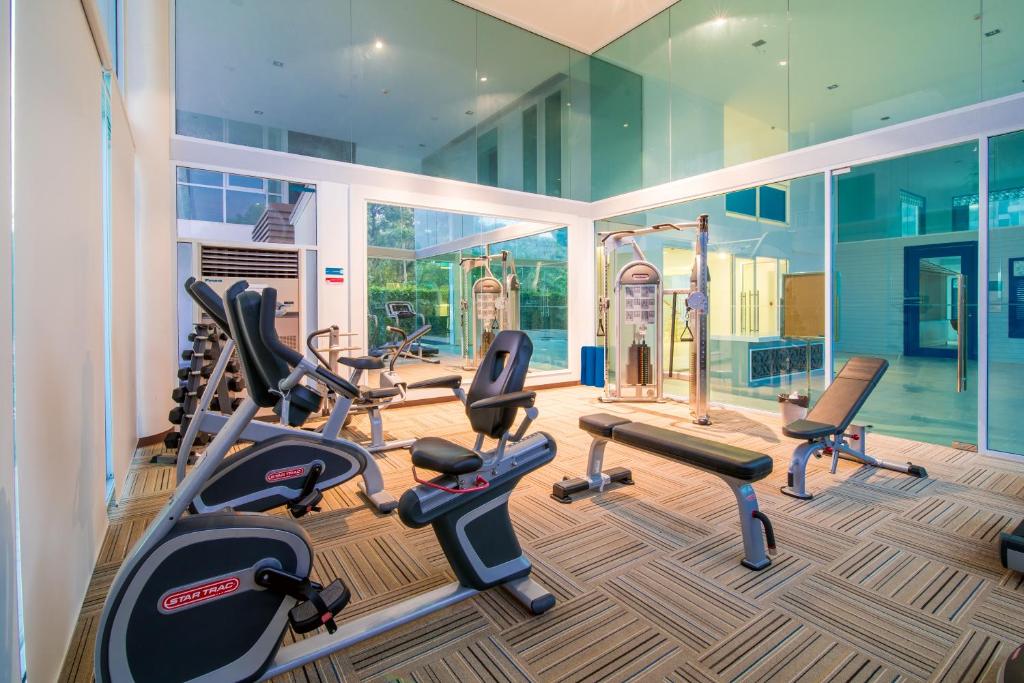 Fitness centrum a/nebo fitness zařízení v ubytování Hua Hin My Resort 3BR Family Condo Free Water Park Walk to Beach & Cicada Night Market หัวหิน ห้องแฟมมิลี่ 3 ห้องนอน ฟรีสวนน้ำ ใกล้ทะเลและตลาดซิเคด้า