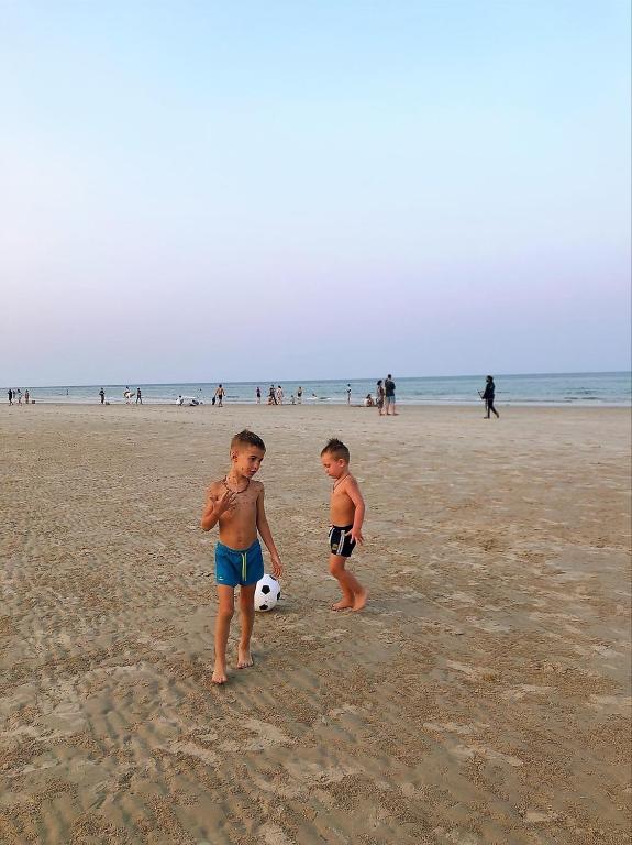 Hosté ubytování Hua Hin My Resort 3BR Family Condo Free Water Park Walk to Beach & Cicada Night Market หัวหิน ห้องแฟมมิลี่ 3 ห้องนอน ฟรีสวนน้ำ ใกล้ทะเลและตลาดซิเคด้า