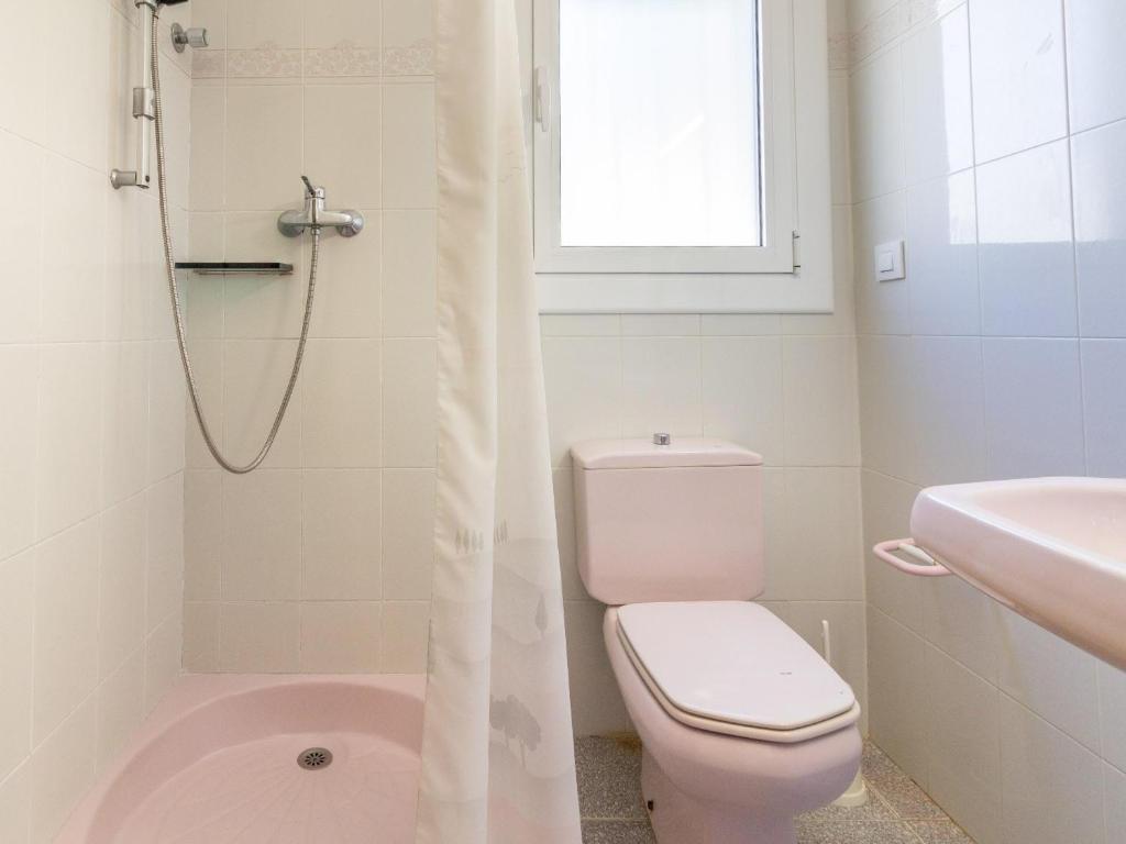 Kúpeľňa v ubytovaní BELLAMAR C - Casa adosada para 10 personas en primera línea de mar en Llançà. - ES-228-18