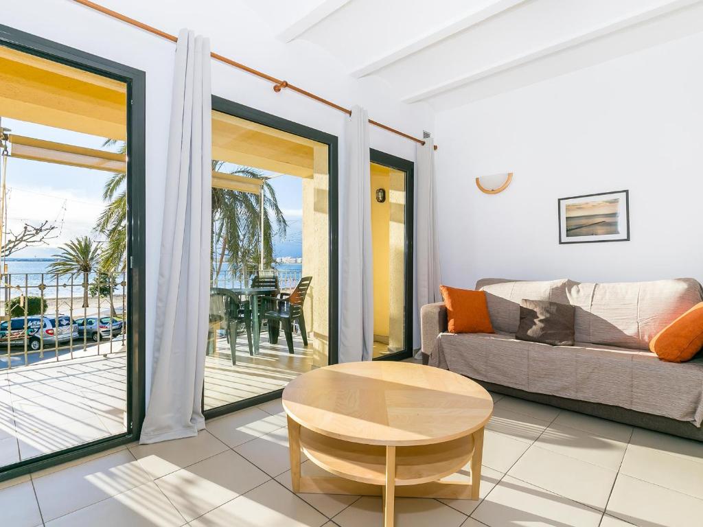 Posedenie v ubytovaní PI I SUNYER 1-B - Apartamento amplio y luminoso en el centro de Roses, delante del mar, con vistas al mar. - ES-228-121