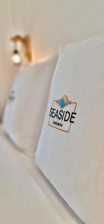Postel nebo postele na pokoji v ubytování Seaside Dhigurah