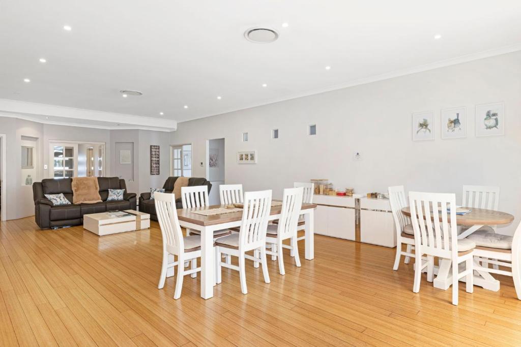 Posezení v ubytování Baudins of Busselton Bed and Breakfast - Adults only