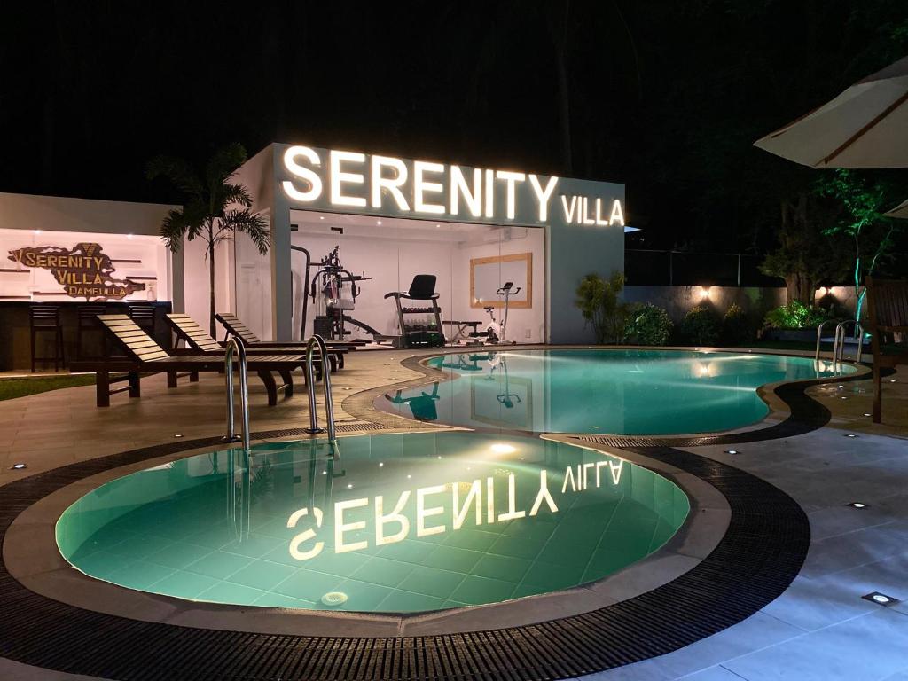 Bazén v ubytování Serenity Villa Dambulla nebo v jeho okolí
