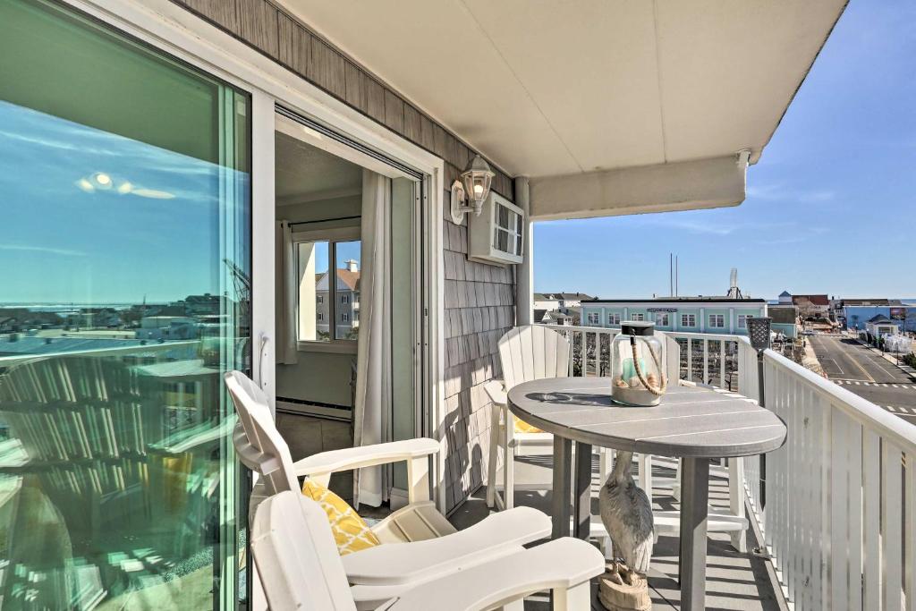 Balkón nebo terasa v ubytování End-Unit Ocean City Condo with Panoramic Views!