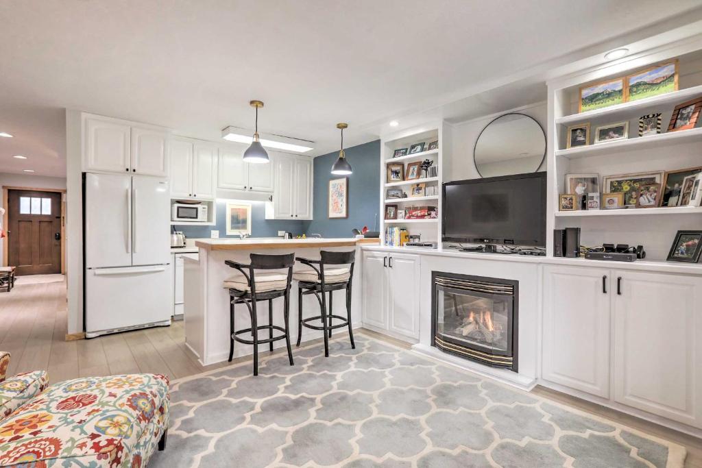 SkiInandSkiOut Truckee Condo, Walk to Village!, Truckee (updated