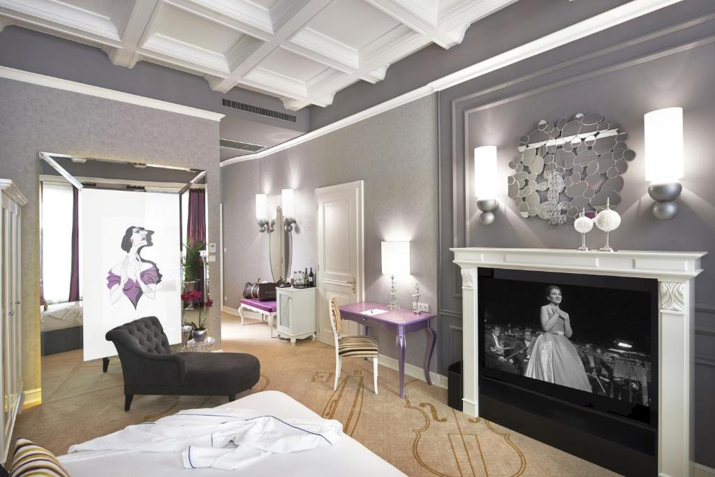 Aria Hotel Budapest by Library Hotel Collection - One-Bedroom Opera Suite