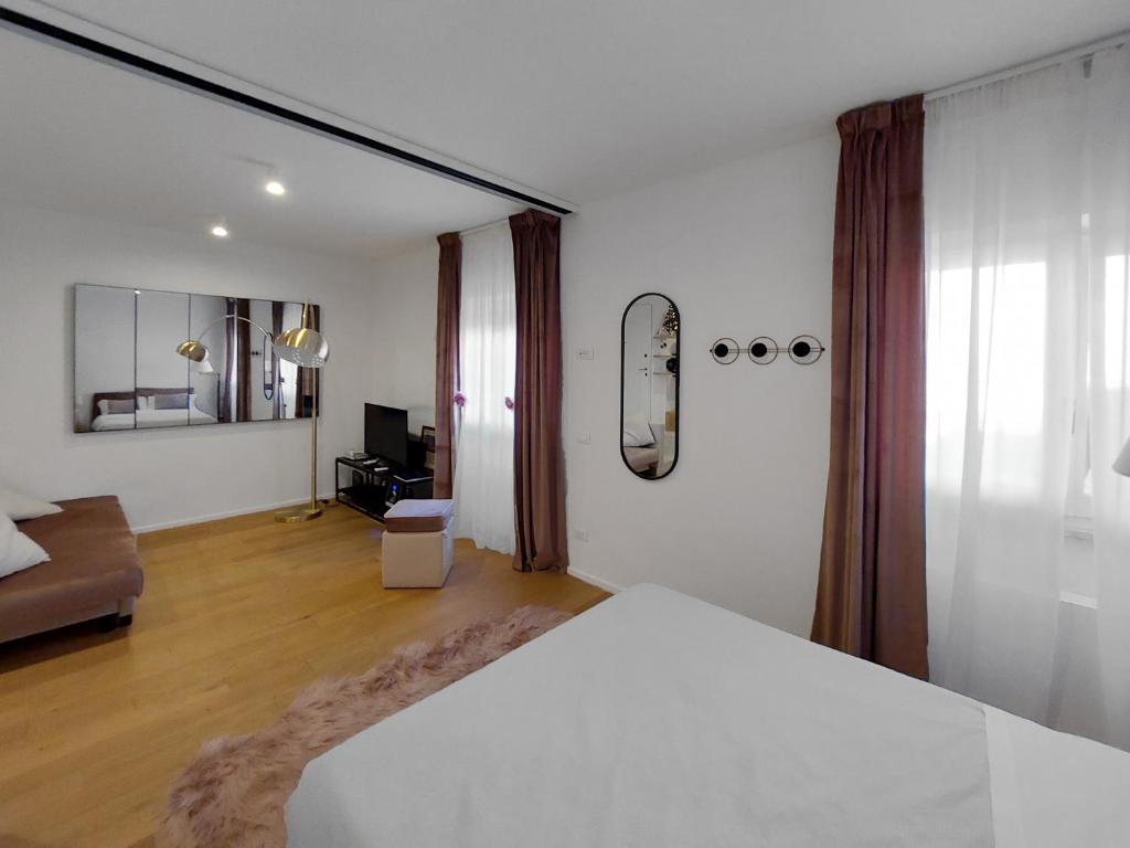 Posteľ alebo postele v izbe v ubytovaní Piazza di Spagna - Suite Donata, strollingrome