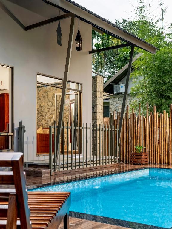 Bazén v ubytování Coffee Greens Resort nebo v jeho okolí