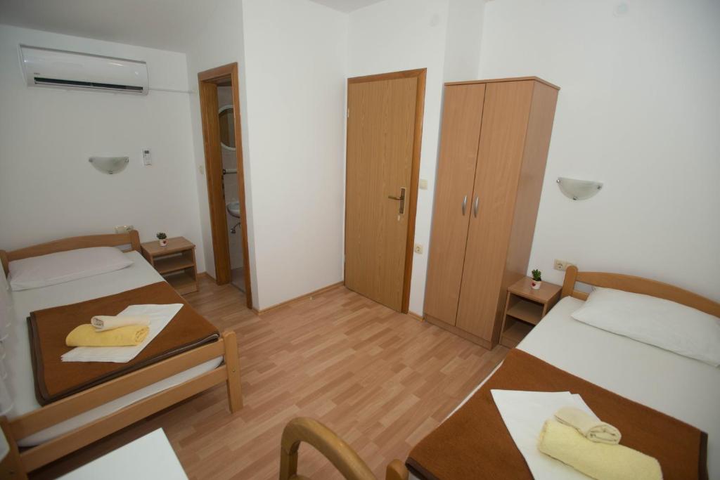 Rooms Ivana - Chambre Jumelle Avec Salle De Bain