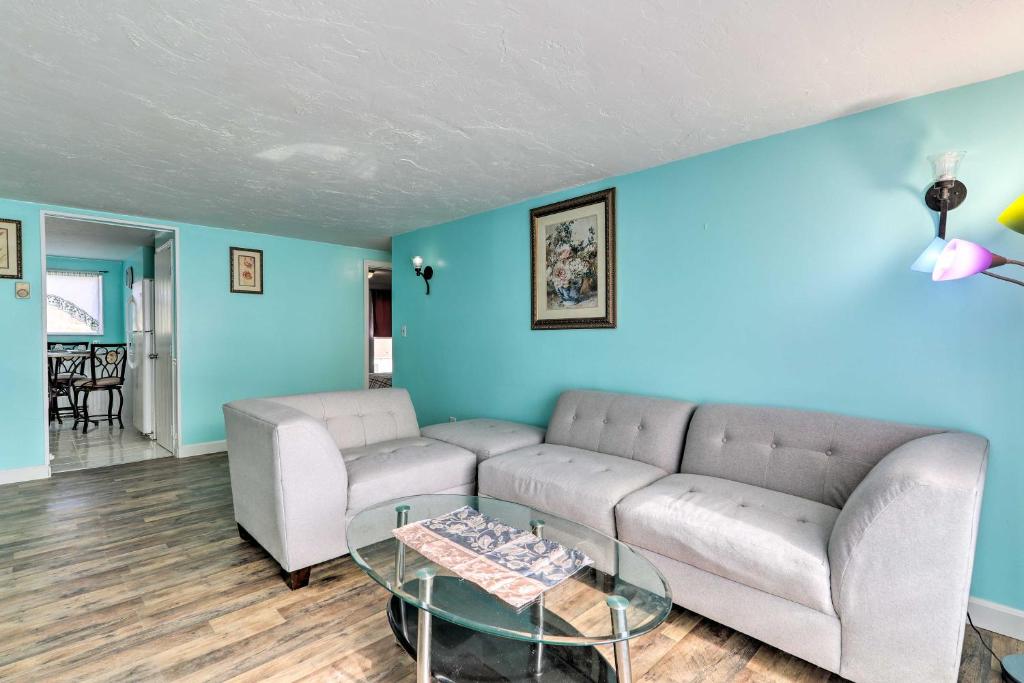 Apartment Colorful Plymouth Vacation Rental Near Beach!, MA