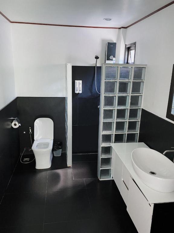 The Reef Hotel & Studios - 16