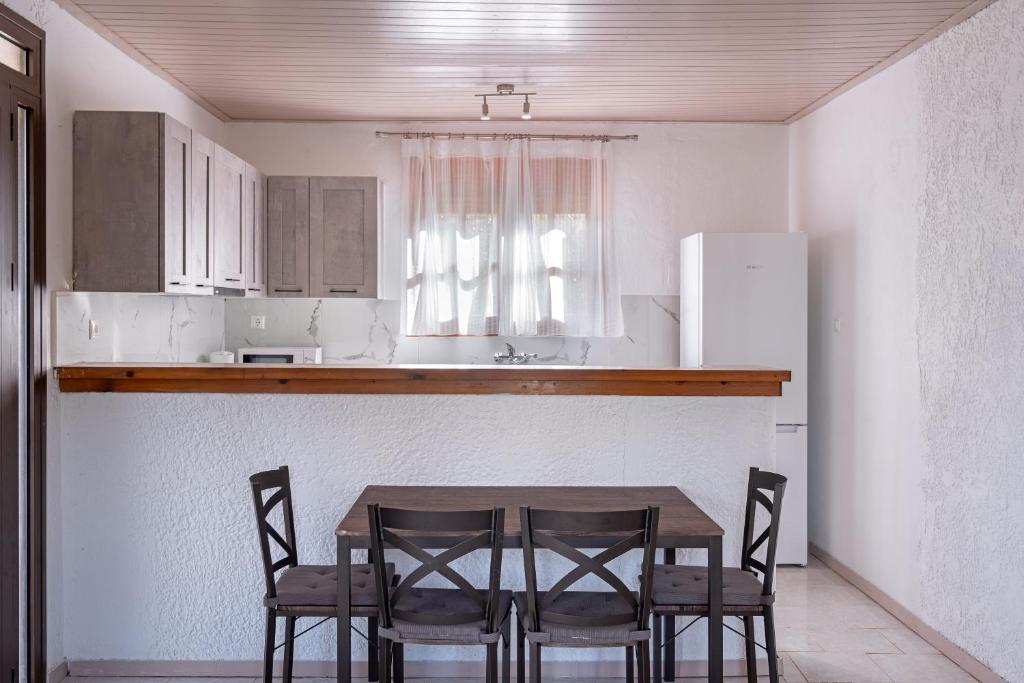 Kuchyň nebo kuchyňský kout v ubytování Salty Pebble House