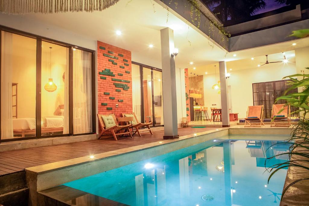 Bazén v ubytování Kintsugi Private Villa Mandalika nebo v jeho okolí