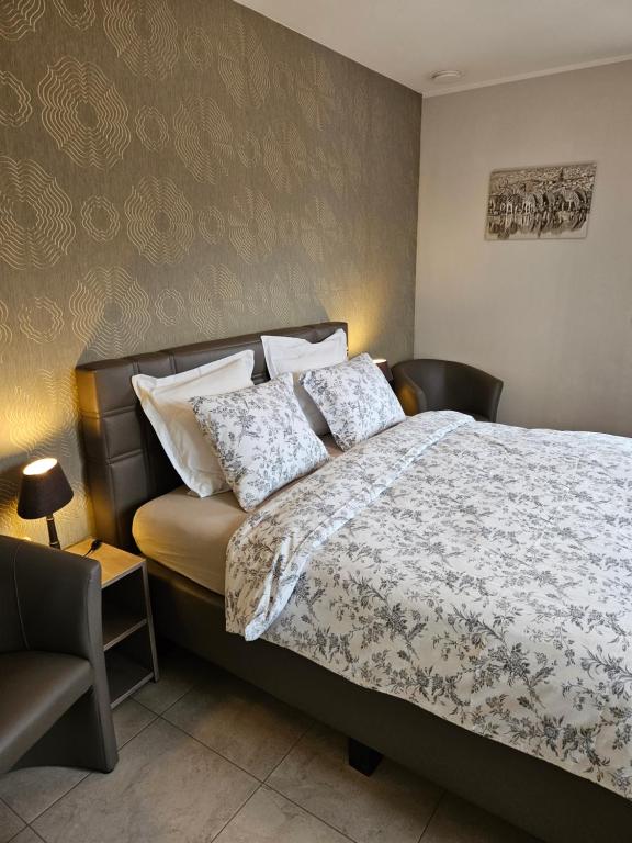 B&B OLEN - Double Room With Private Bathroom