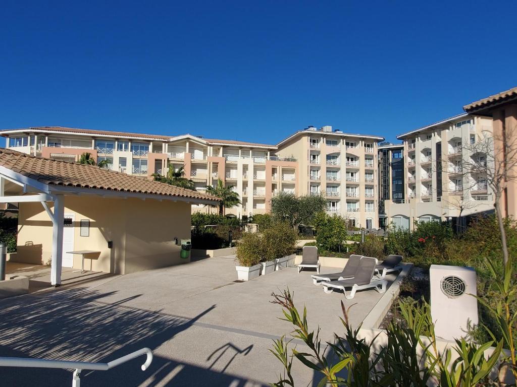 Fotografia z galérie ubytovania CAP HERMES Vue mer 2 chambres capacite 5-6 personn v destinácii Fréjus
