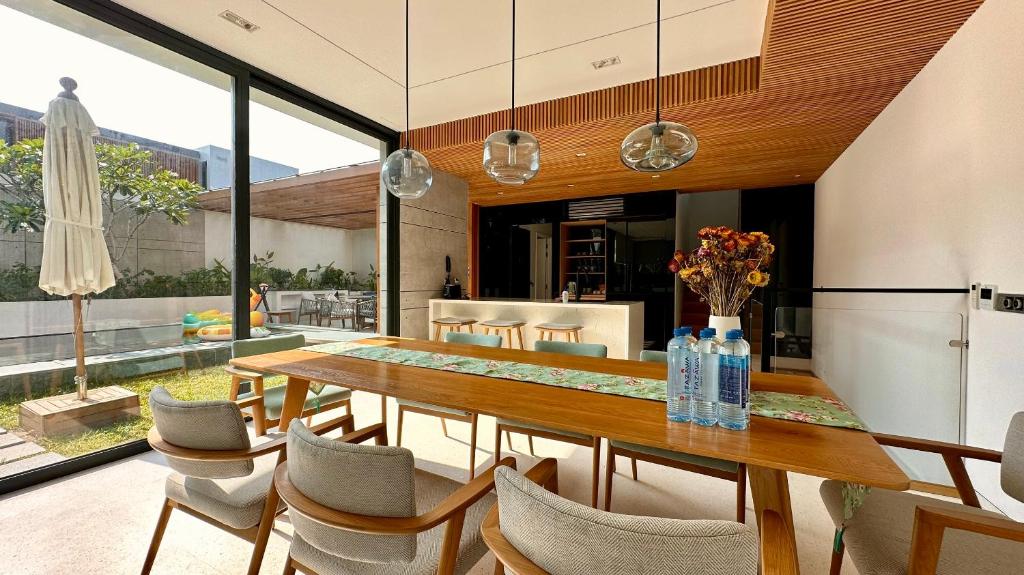 Balkón nebo terasa v ubytování West Phu Quoc Charm 3BR private pool villa