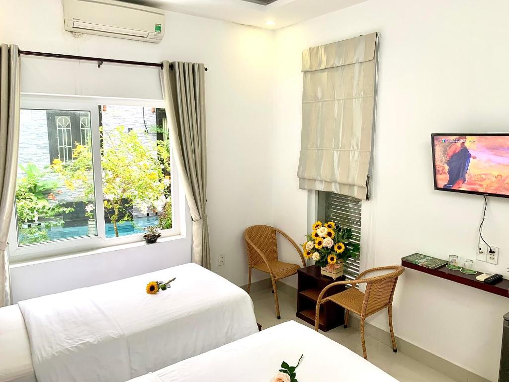 Ngọc Sinh Homestay - 豪华双人或双人间，带游泳池的视图