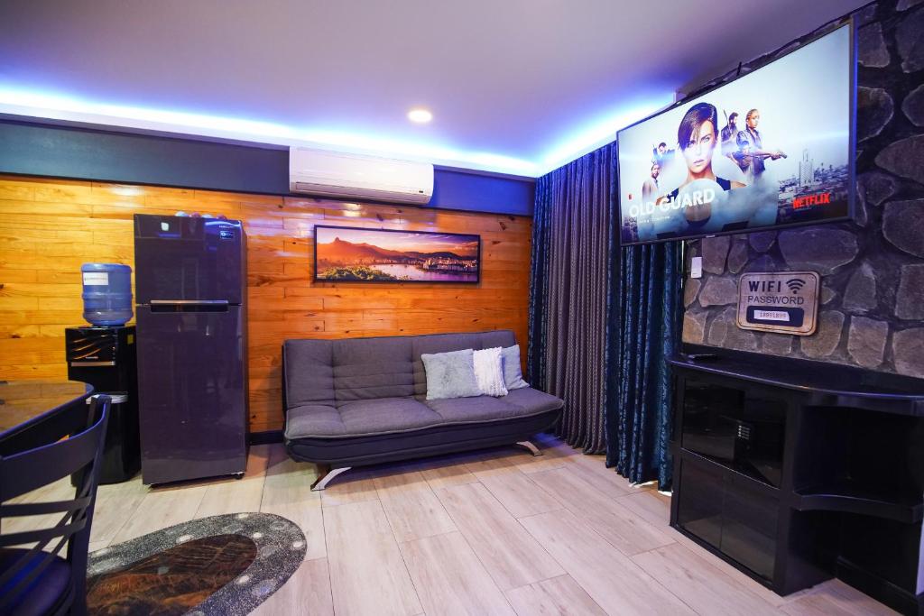 CLOCKWORKORANGE Luxury Suites - Deluxe Suite