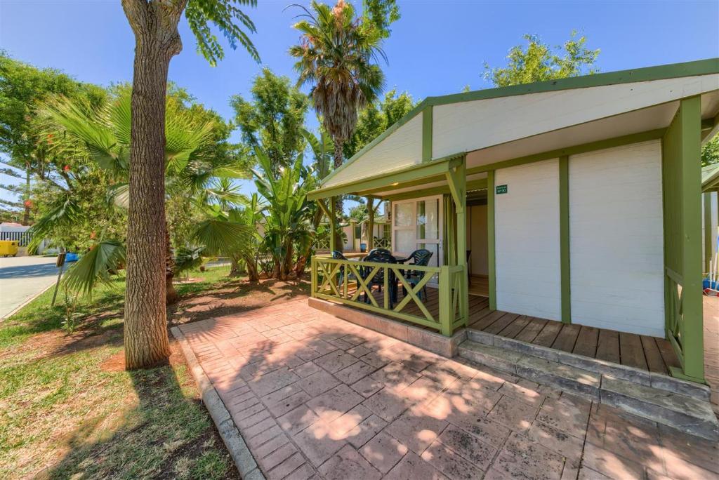 Vonkajšia záhrada v ubytovaní Glamping -Bungalows El Faro