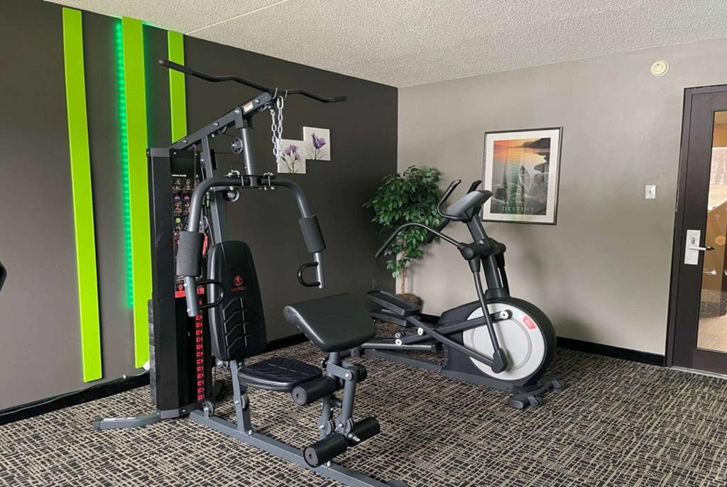 Fitness centrum a/nebo fitness zařízení v ubytování Wingate by Wyndham Lake George